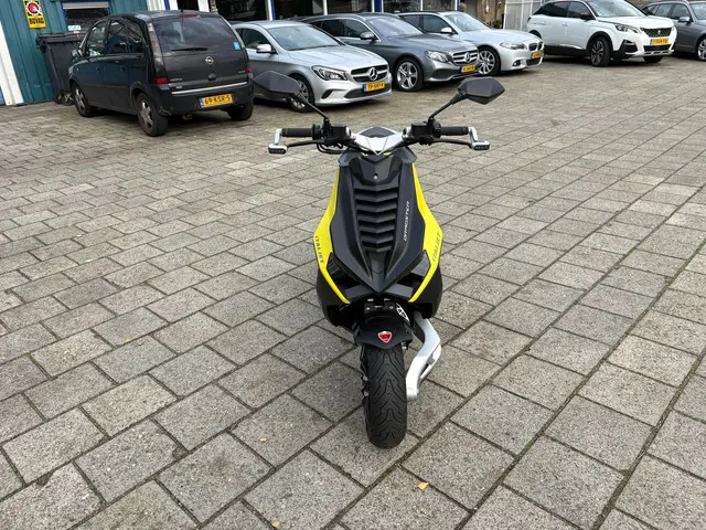 Italjet Dragster Scooter 200 2022 Benzine 6