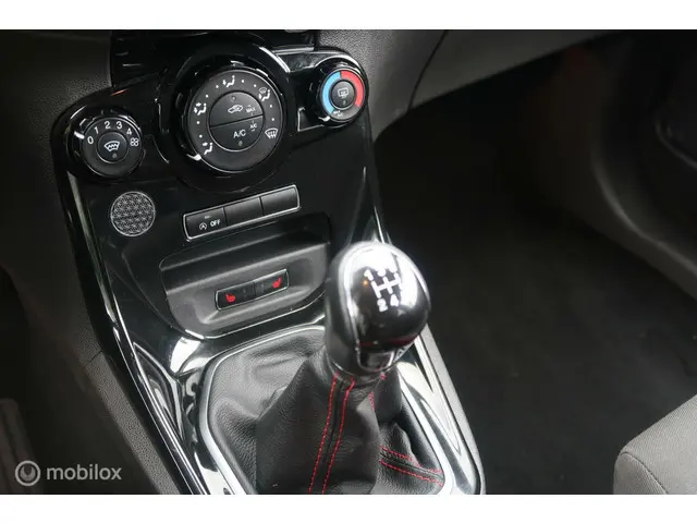 Ford Fiesta 1.0 EcoBoost Red Edition 140PK 2016 Benzine 23