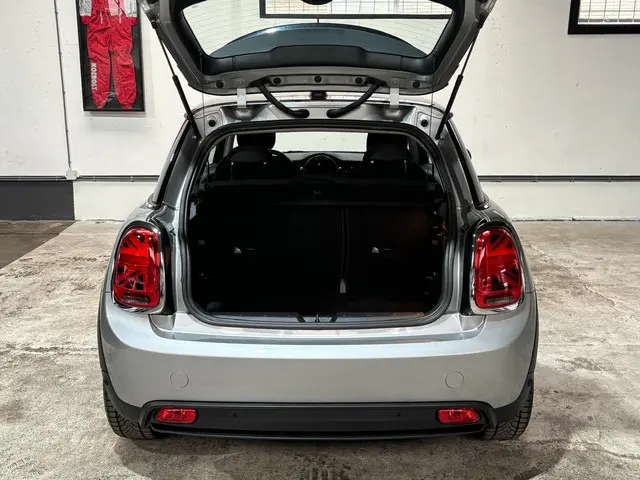 MINI Electric Mini Essential 33 kWh 2024 Elektrisch 28