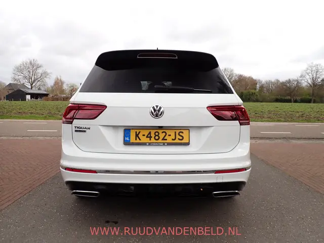 Volkswagen Tiguan Allspace 1.5 TSI R-LINE 2021 Benzine 31
