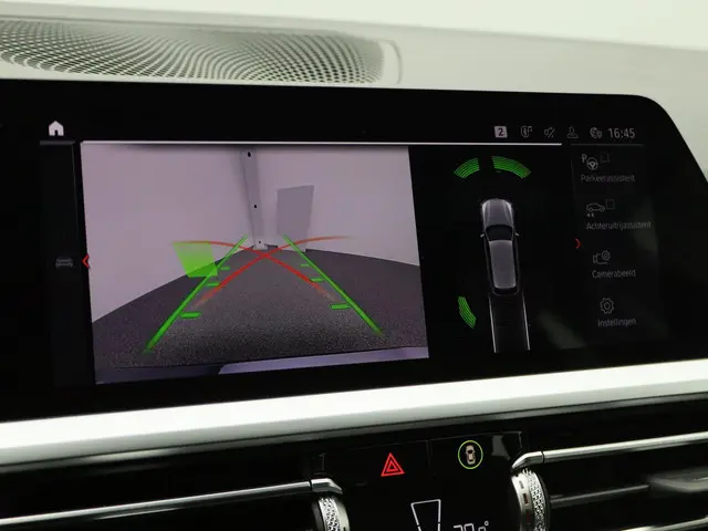 BMW 3 Serie Touring 320i 2020 Benzine 26