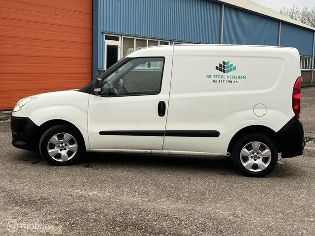 Fiat Doblò Cargo 1.3 MultiJet Actual 2014 Diesel 2