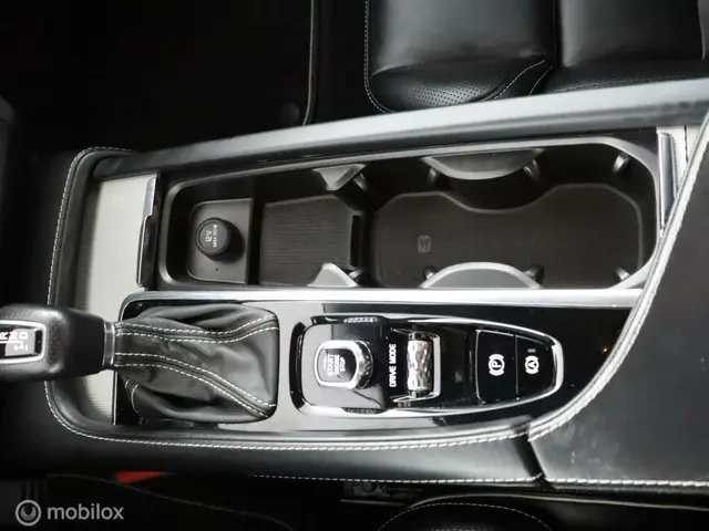 Volvo V90 2.0 T4 R-Design | ACC | PILOT | LEER | 2019 Benzine 30