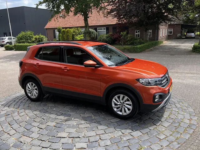 Volkswagen T-Cross 1.0 TSI Life 2021 Benzine 33