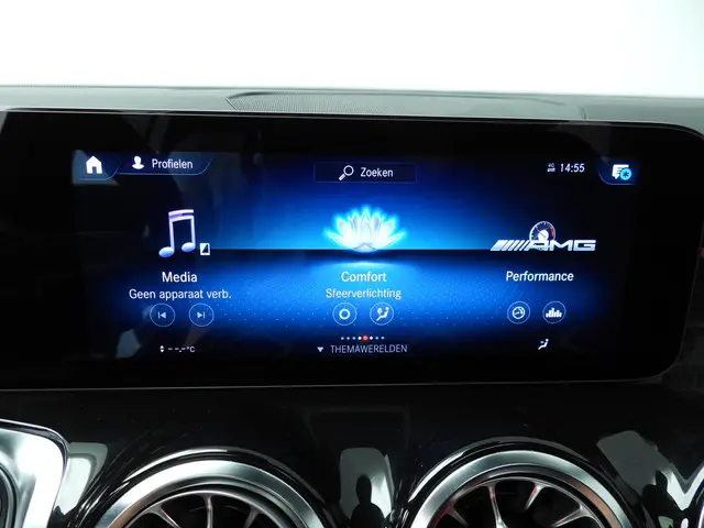 Mercedes-Benz GLB AMG 35 4MATIC 2022 Benzine 24