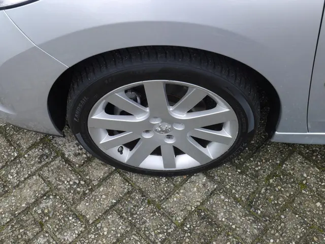Peugeot 207 CC 1.6 VTi 2014 Benzine 16