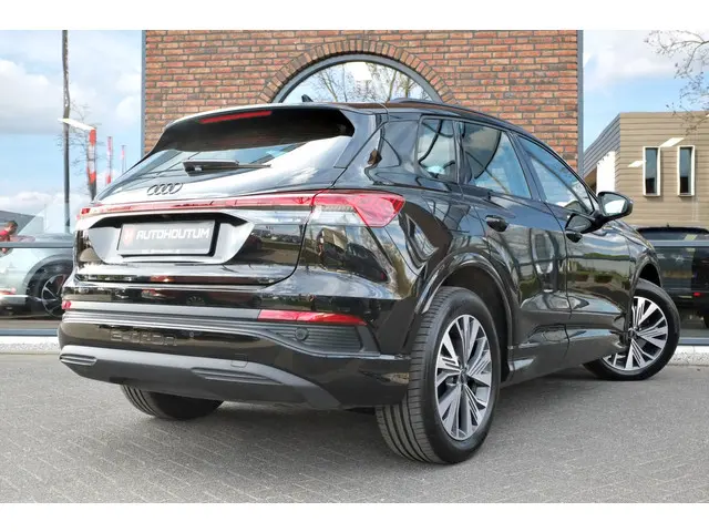 Audi Q4 e-tron 2