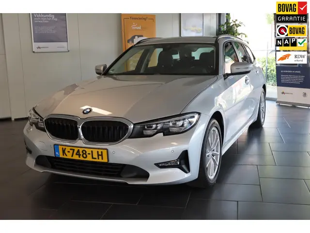BMW 3 Serie Touring 318i Executive Edition 2021 Benzine