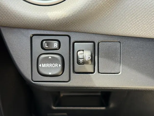 Toyota Yaris 1.5 Hybrid Dynamic 2015 Hybride Benzine 17