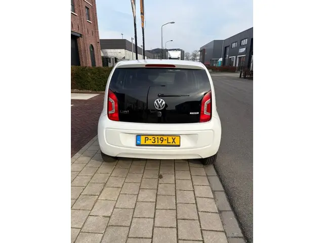 Volkswagen up! 1.0 take up! BlueMotion 2015 Benzine 5