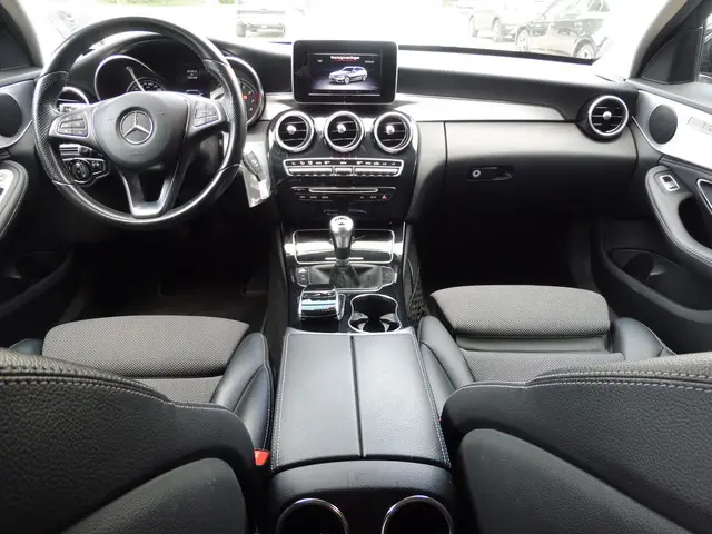 Mercedes-Benz C-Klasse 3