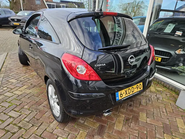 Opel Corsa 1.2-16V BlitZ,complete auto 2014 Benzine 6