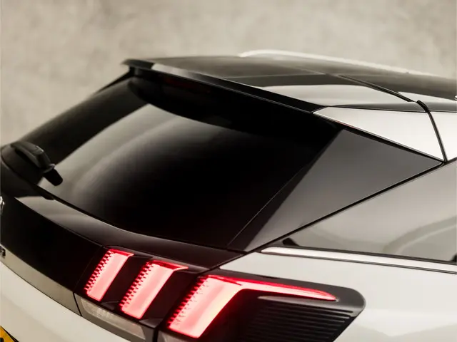 Peugeot 3008 1.6 e-THP GT Line 2017 Benzine 36