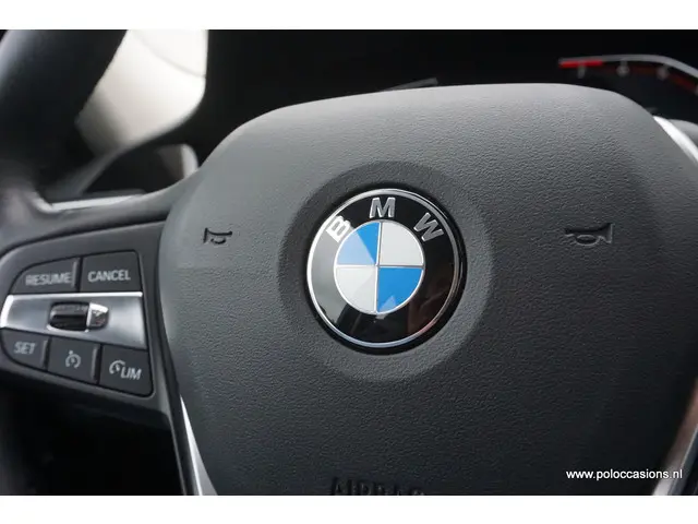 BMW 3 Serie 318i 2021 Benzine 16