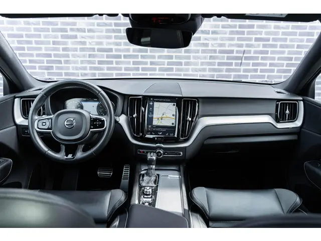 Volvo XC60 T4 Aut. R-Design 2020 Benzine 8