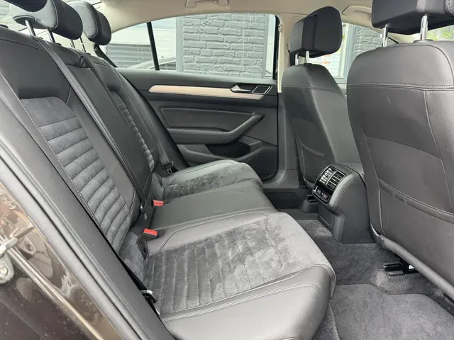 Volkswagen Passat 1.4 TSI ACT Highline 2017 Benzine 16