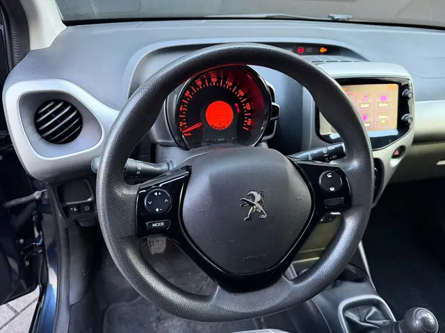 Peugeot 108 1.0 e-VTi Active Scherm 2016 Benzine 27