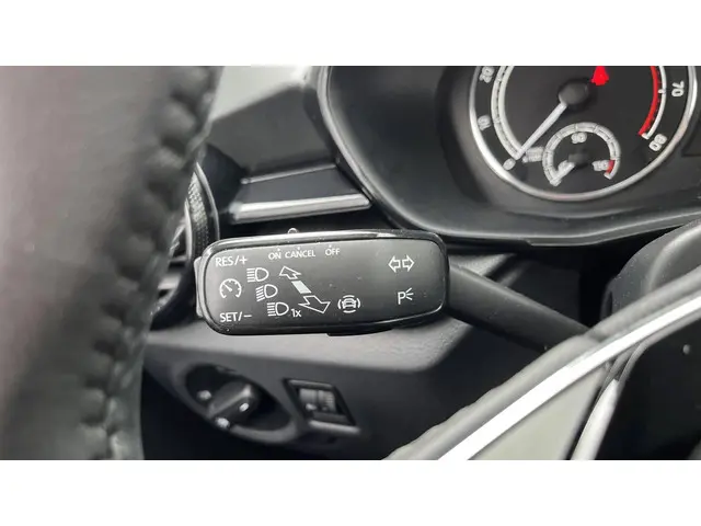 Škoda Fabia 1.0 TSI Active 2024 Benzine 19