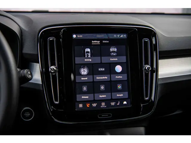 Volvo XC40 2.0 B4 Plus Dark 2025 Benzine 19