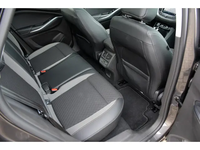 Opel Grandland X 1.2 Turbo Ultimate 2018 Benzine 39