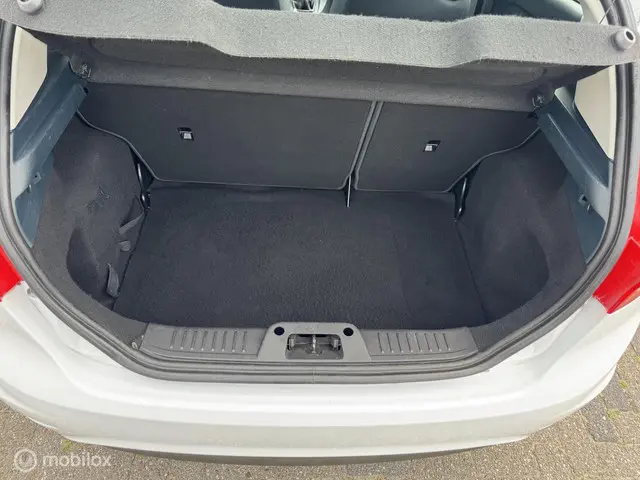 Ford Fiesta 1.25 Limited new apk|airco|boekjes 2012 Benzine 7