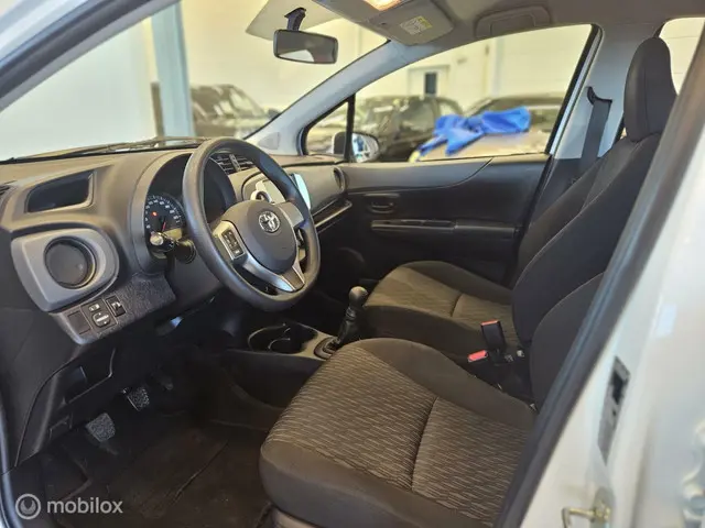 Toyota Yaris 1.0 VVT-i Now 2014 Benzine 11