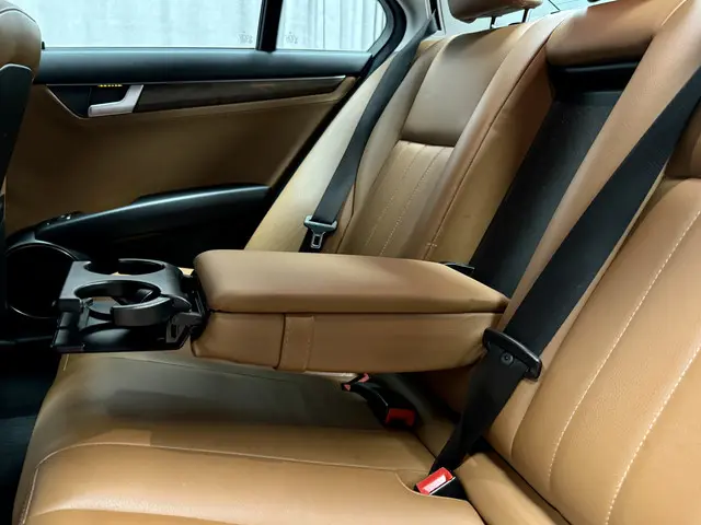 Mercedes-Benz C-Klasse 220 CDI Elegance 2013 Diesel 26