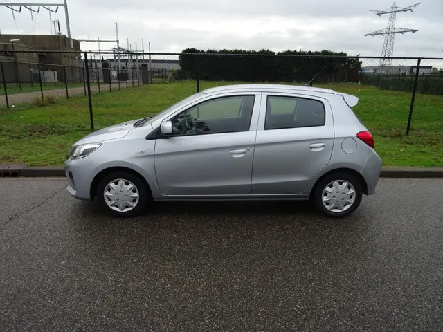 Mitsubishi Space Star 2