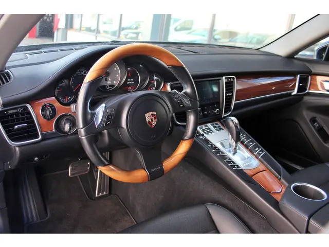 Porsche Panamera 4.8 S 2012 Benzine 13