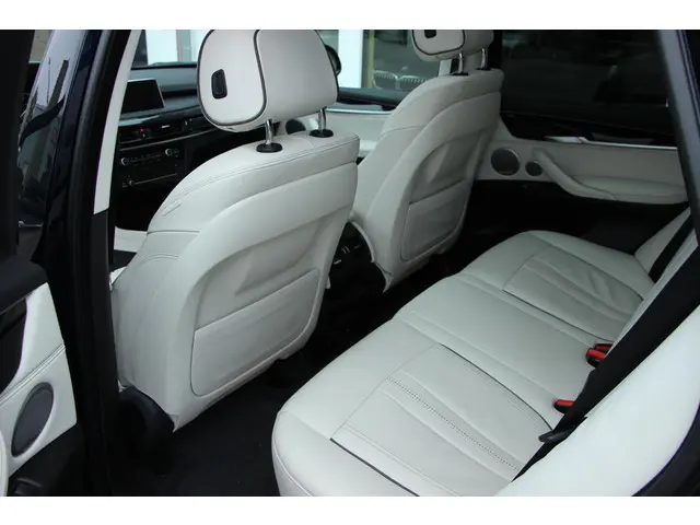 BMW X5 xDrive35i High Executive 2016 Benzine 9