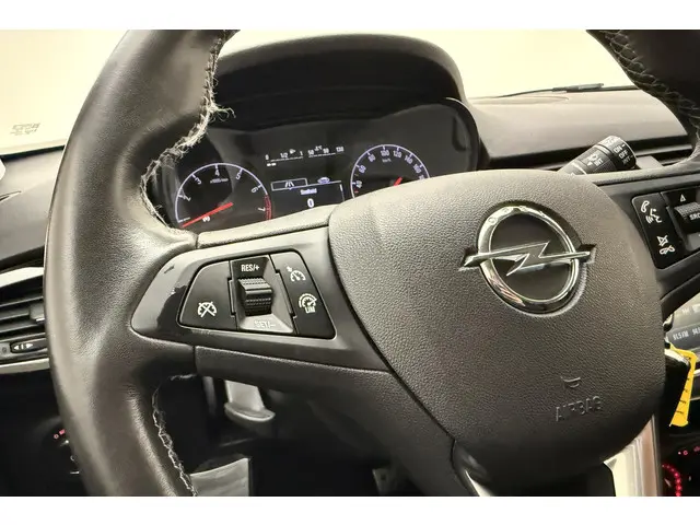 Opel Corsa 1.4 16v 90pk 5drs Black Edition 2018 Benzine 18