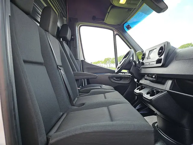 Mercedes-Benz Sprinter 315 2023 Diesel 7