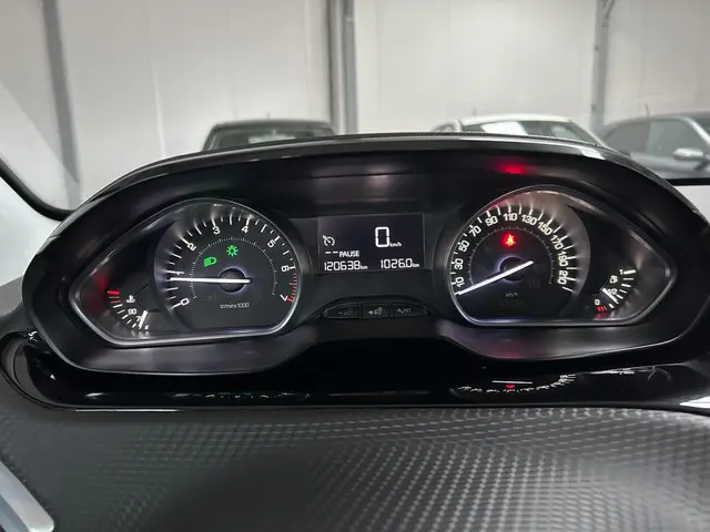 Peugeot 2008 1.2 PureTech Style airco, cruise 2015 Benzine 7