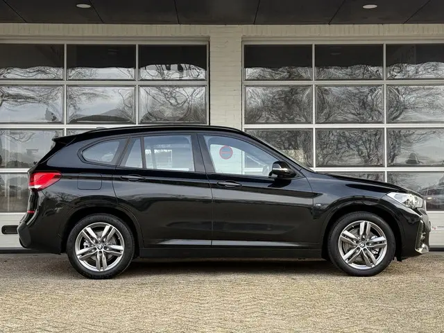 BMW X1 xDrive25e M SPORT 2021 Hybride Benzine 10
