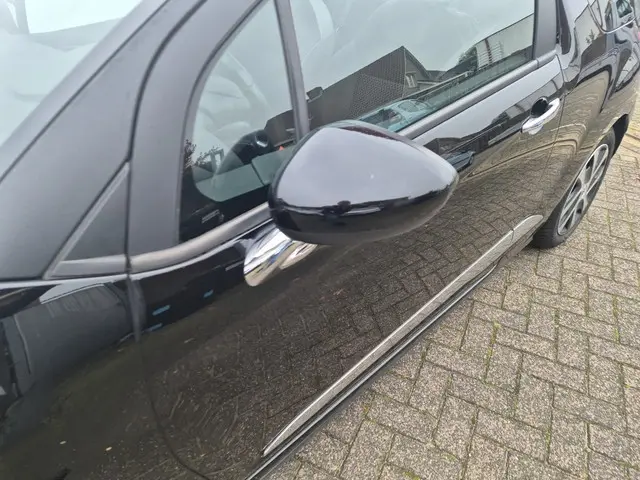Citroën DS3 Cabrio 1.2 VTi So Chic 2014 Benzine 24
