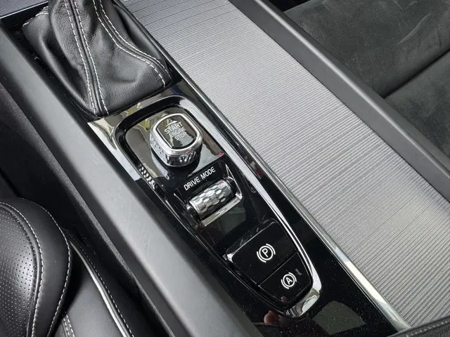 Volvo XC60 2.0 T6 AWD Inscription R-Design 2018 Benzine 17