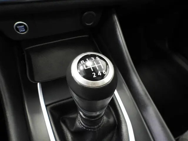 Nissan QASHQAI 1.3 MHEV N-Connecta Design 2023 Benzine 19
