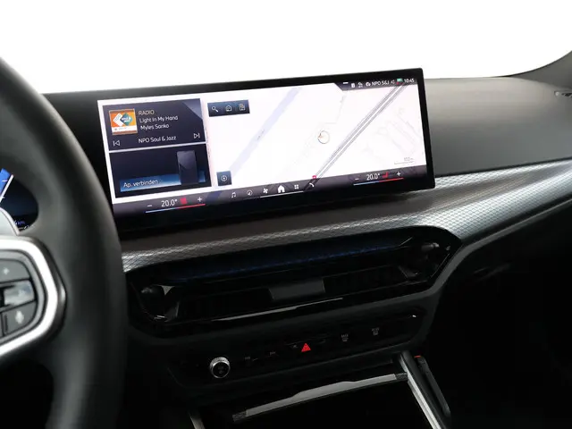 BMW 3 Serie 330e 2026 Hybride Benzine 27