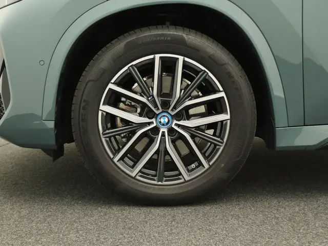 BMW X1 xDrive25e 2024 Hybride Benzine 8