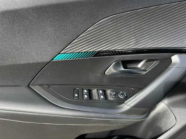 Peugeot 2008 1.2 PureTech Allure Pack 2021 Benzine 19