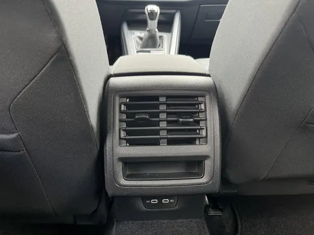 Volkswagen Golf 1.5 TSI Life 2020 Benzine 26