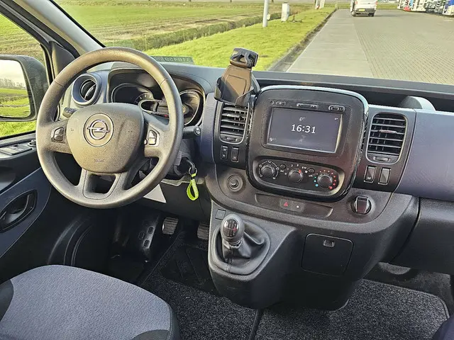 Opel Vivaro 1.6 2019 Diesel 8