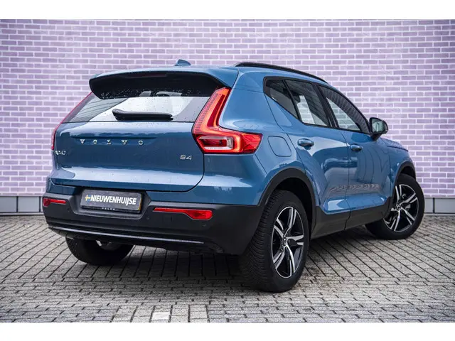 Volvo XC40 2.0 B4 Plus Dark 2024 Benzine 2