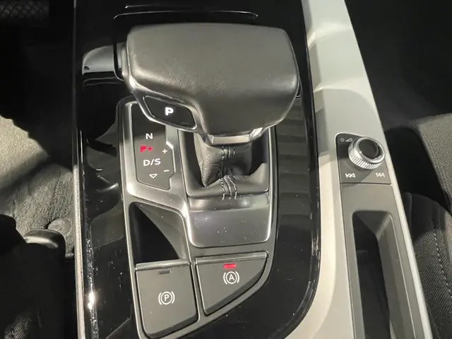 Audi A4 Avant 35 TFSI Advanced Edition 2023 Benzine 32