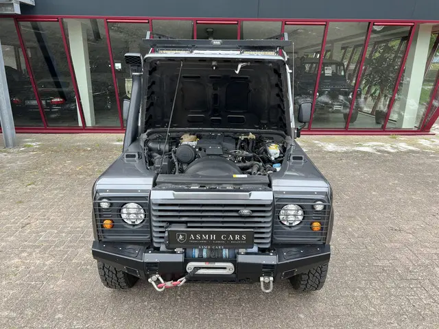 Land Rover Defender 2.2 D HT 110" SE 2015 Diesel 25