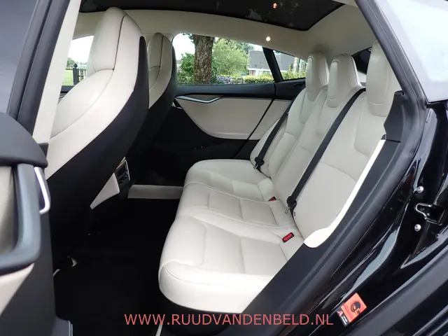 Tesla Model S 75D 2018 Elektrisch 11