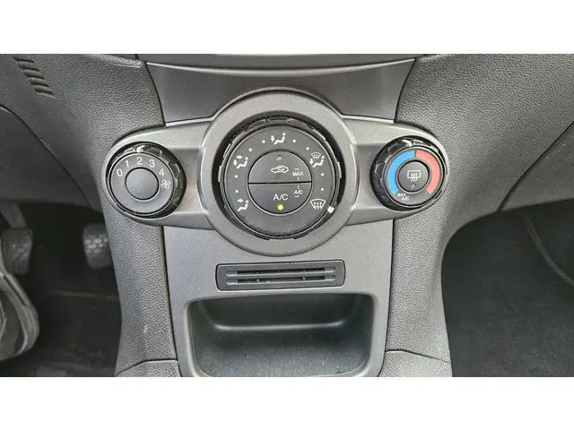 Ford Fiesta 1.25 2012 Benzine 13