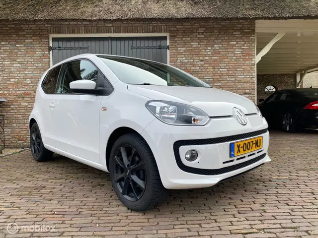 Volkswagen up! 3