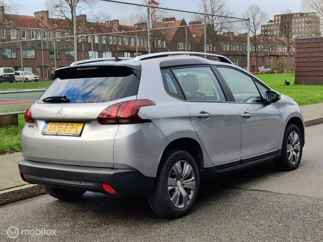 Peugeot 2008 1.2 PureTech Blue Lion 2018 Benzine 9