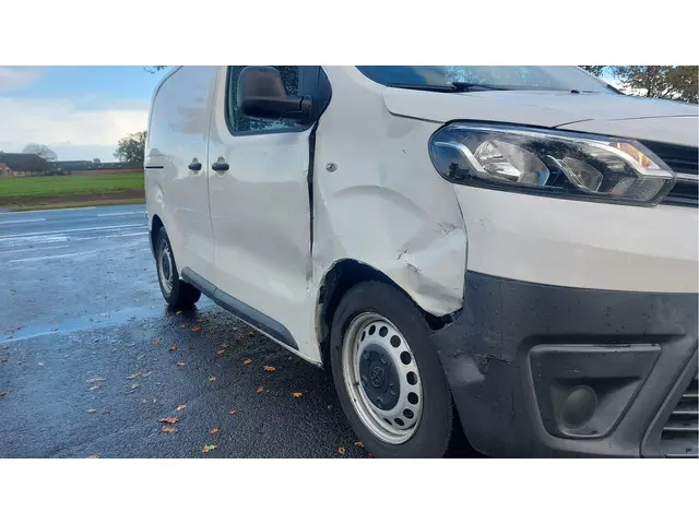 Toyota ProAce Compact 1.6 D-4D Cool Comfort 2018 Diesel 14